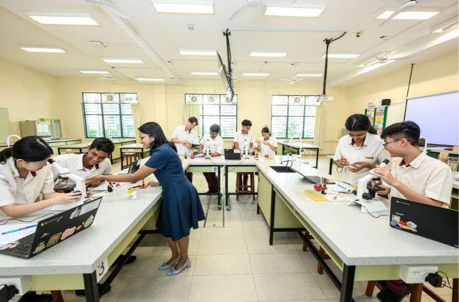 From fixed to fluid: Mobile workbenches spark fresh energy in Science labs 