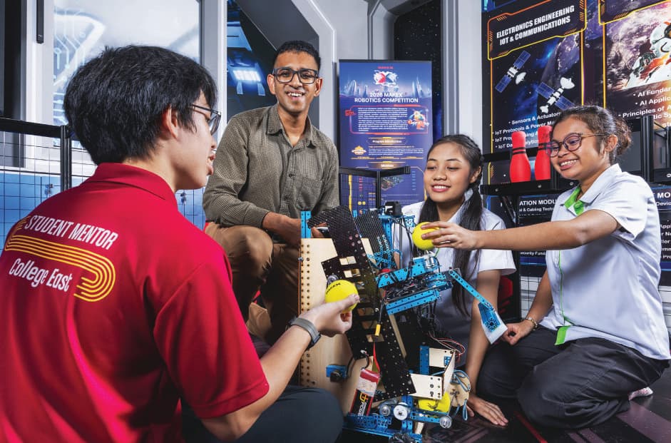 This lecturer takes exams to open industry doors for his students