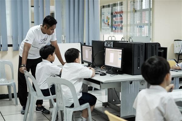 Helping students with special needs in mainstream schools