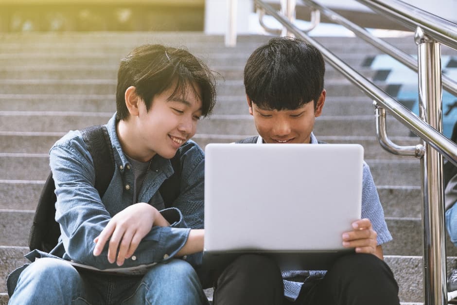 Keeping our teens safe online