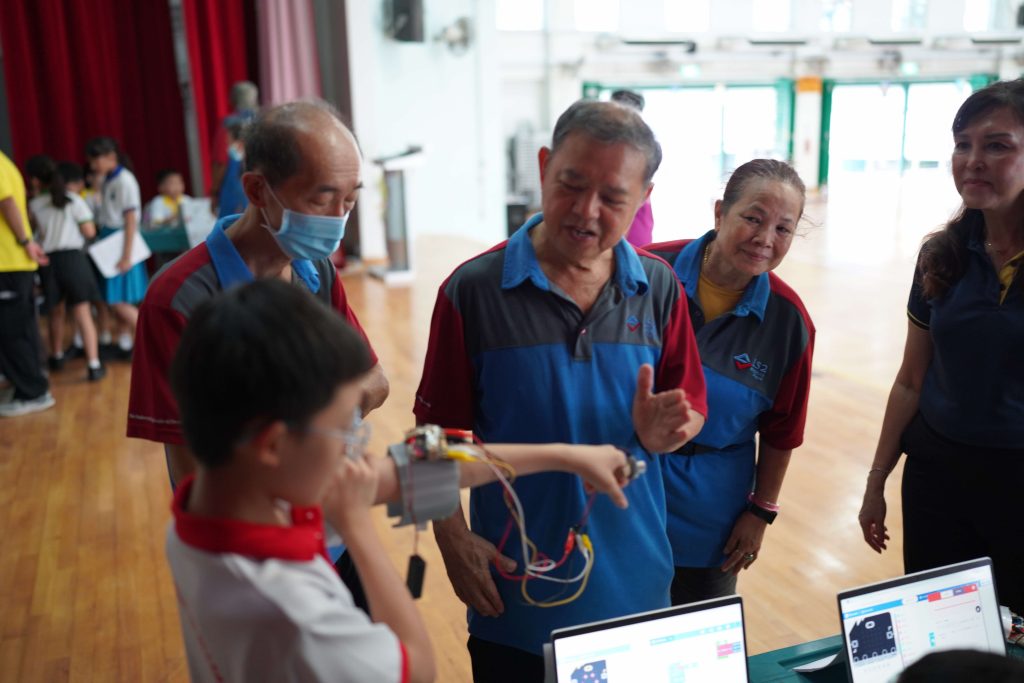 P5-IPW_ALP-during-Learning-Festival-Having-elderly-cleaners-to-test-out-the-prototype-1024x683.jpg