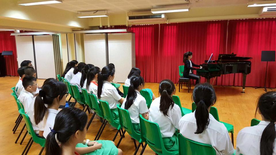 Sheh Feng performing for students as part of a music career talk at Ahmad Ibrahim Secondary School.

(Photo credit: Ng Sheh Feng)