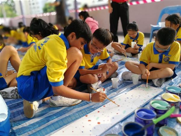 The STAR Art Club provides opportunities for young Clementians to imagine, design, invent and communicate with different art media and materials.