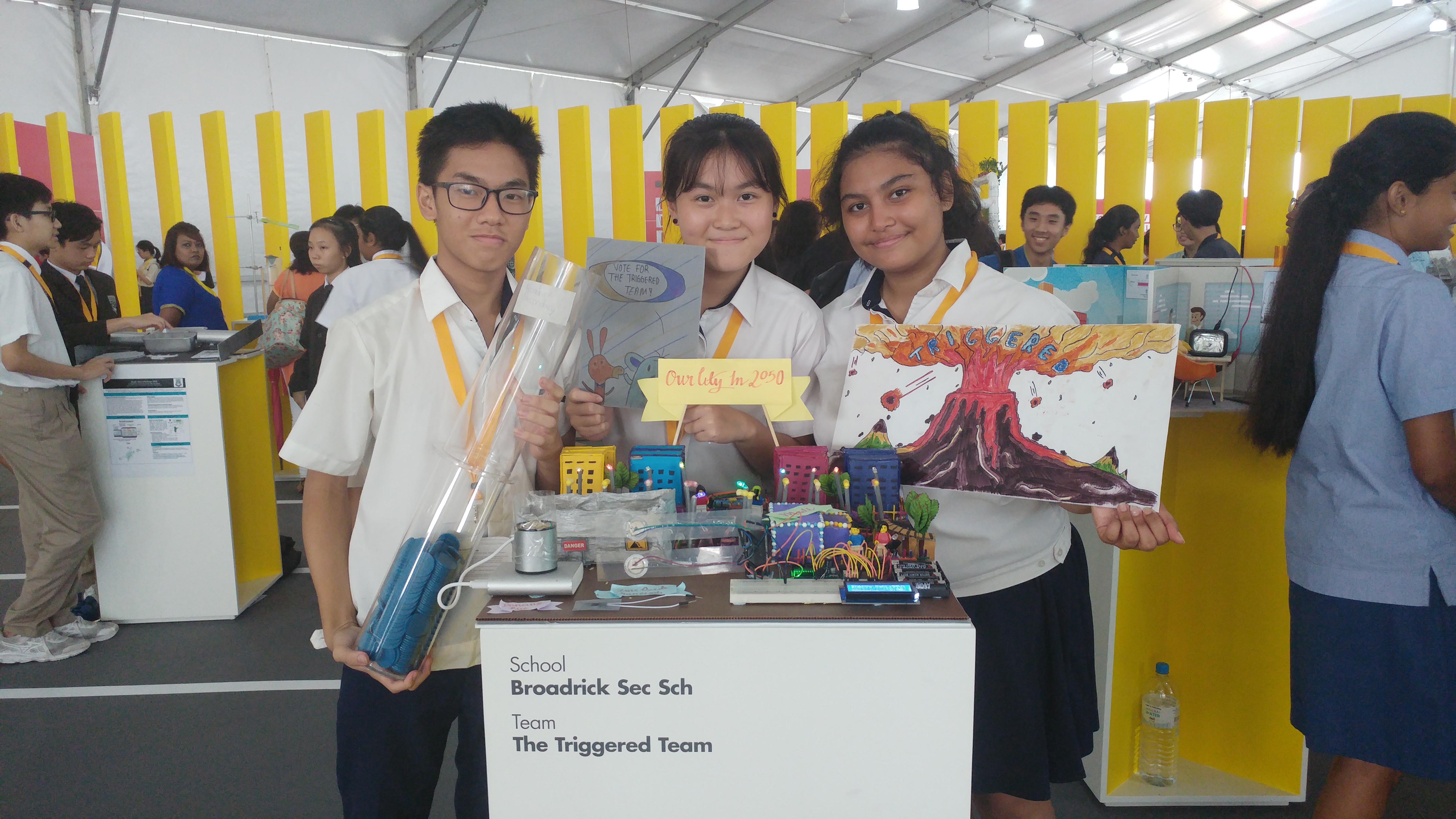 A proud moment for students of Broadrick Secondary School, Benjamin Wong Keat Meng, Chen Siyu and Aminah Hydar with their prototype and hard earned votes during the finals of the Bright Ideas Challenge 2018.

Photo  credit: Broadrick Secondary School

