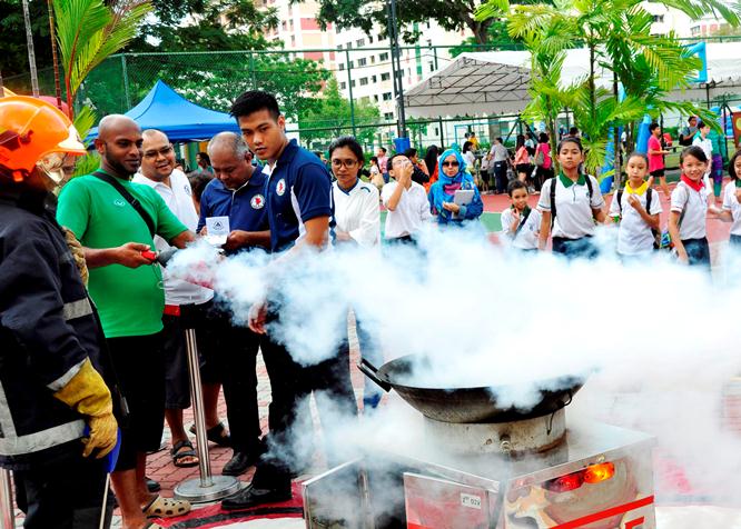 Public agencies like the Singapore Civil Defence Force also put up demonstrations for the public at the Loyang Fiesta.