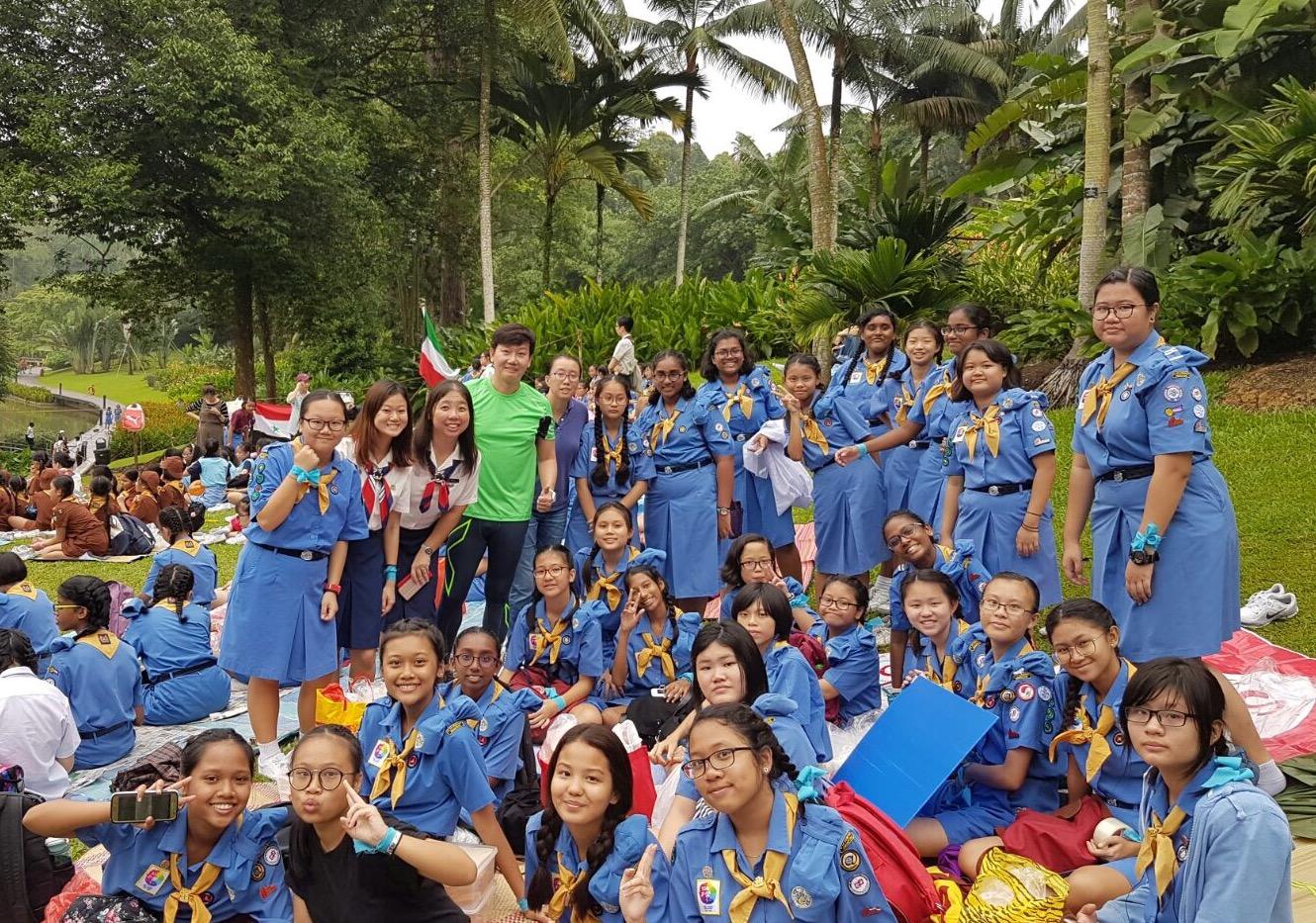 Mrs Koh-Teh Yi Wen and the Girl Guides under her charge. (Photo from Mrs Koh-Teh Yi Wen)