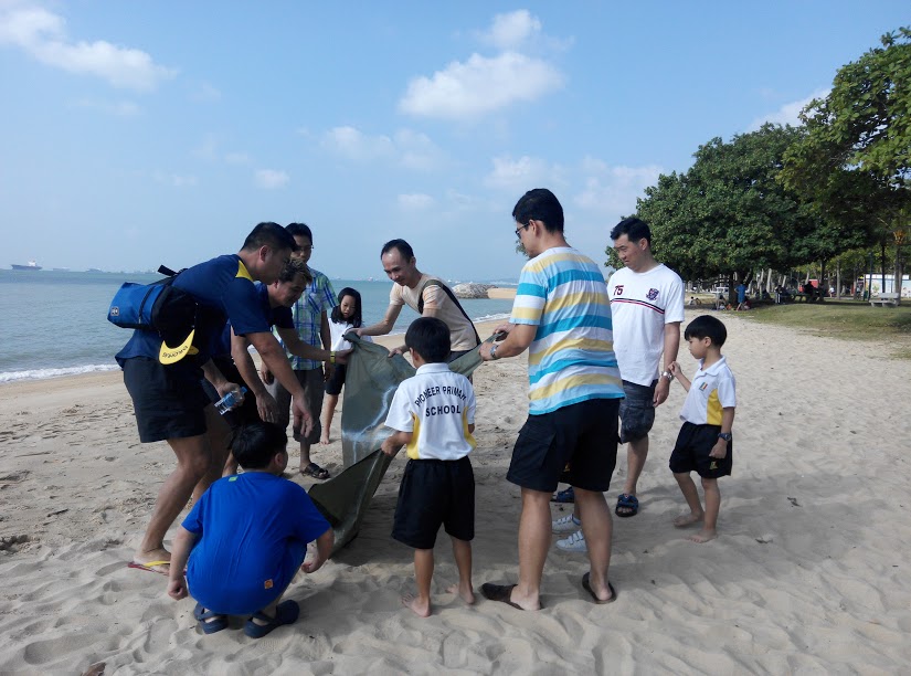 It is not a common sight to see fathers actively involved in PSG activities, but dads such as Mr Lim are making a difference. Photo credit: Pioneer Primary School