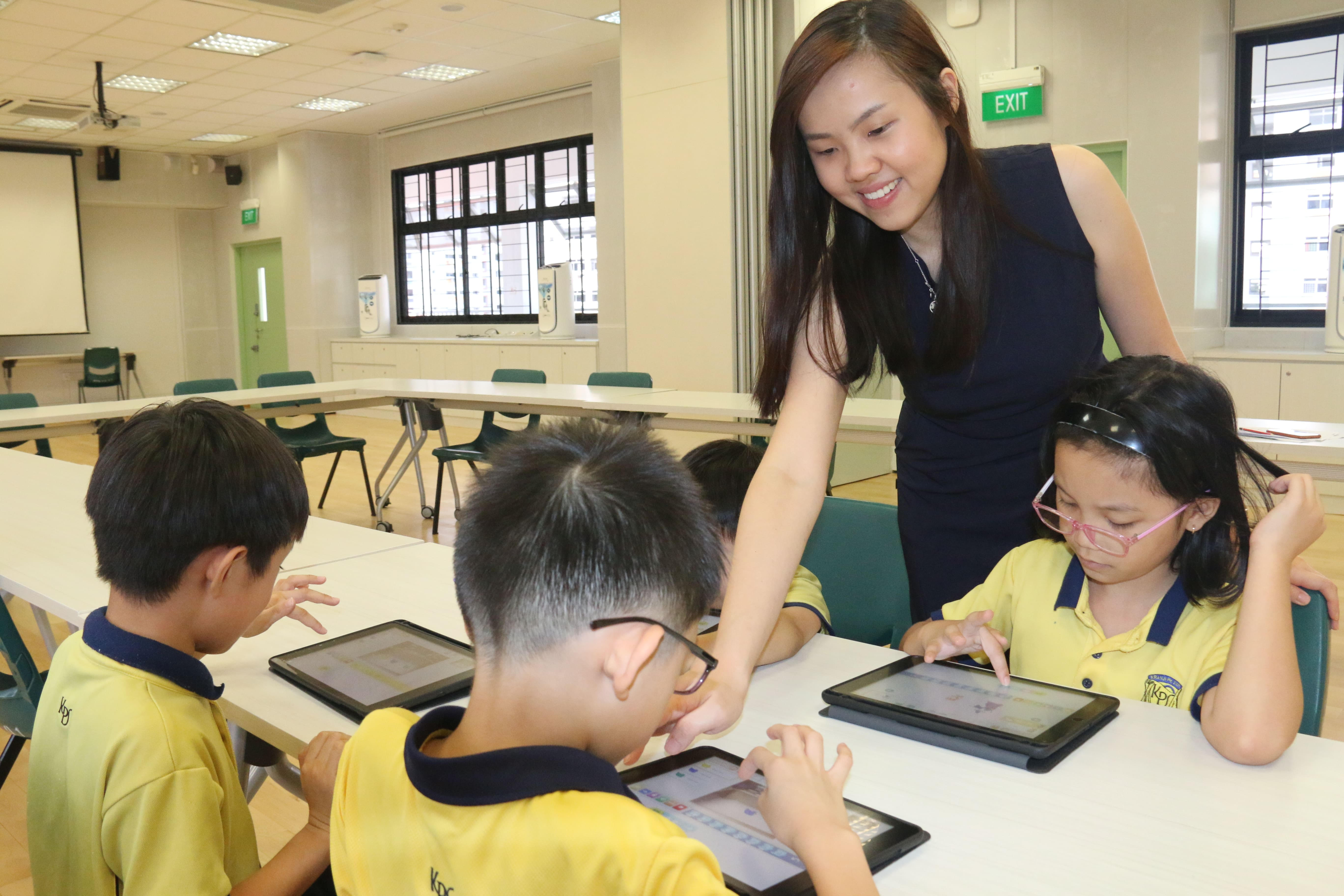 Vivienne Yap leverages technology to give every student a voice in her Chinese Language class. (Photo taken before COVID-19.)