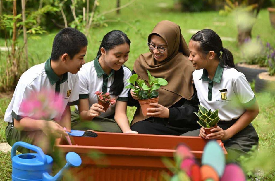 In this school’s green sanctuary, a sense of community blooms
