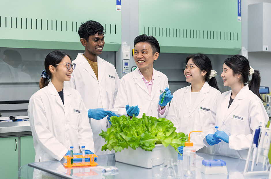 This accidental lecturer is poised to help students find their way 